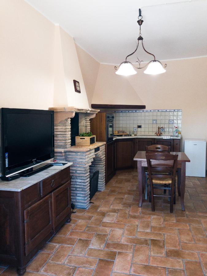 Casa Vacanze La Piazzetta Del Castello Montecalvello Kültér fotó