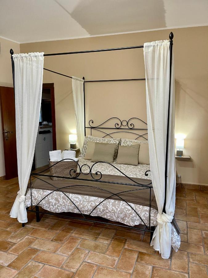 Casa Vacanze La Piazzetta Del Castello Montecalvello Kültér fotó