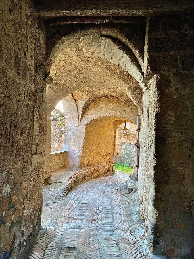 Casa Vacanze La Piazzetta Del Castello Montecalvello Kültér fotó